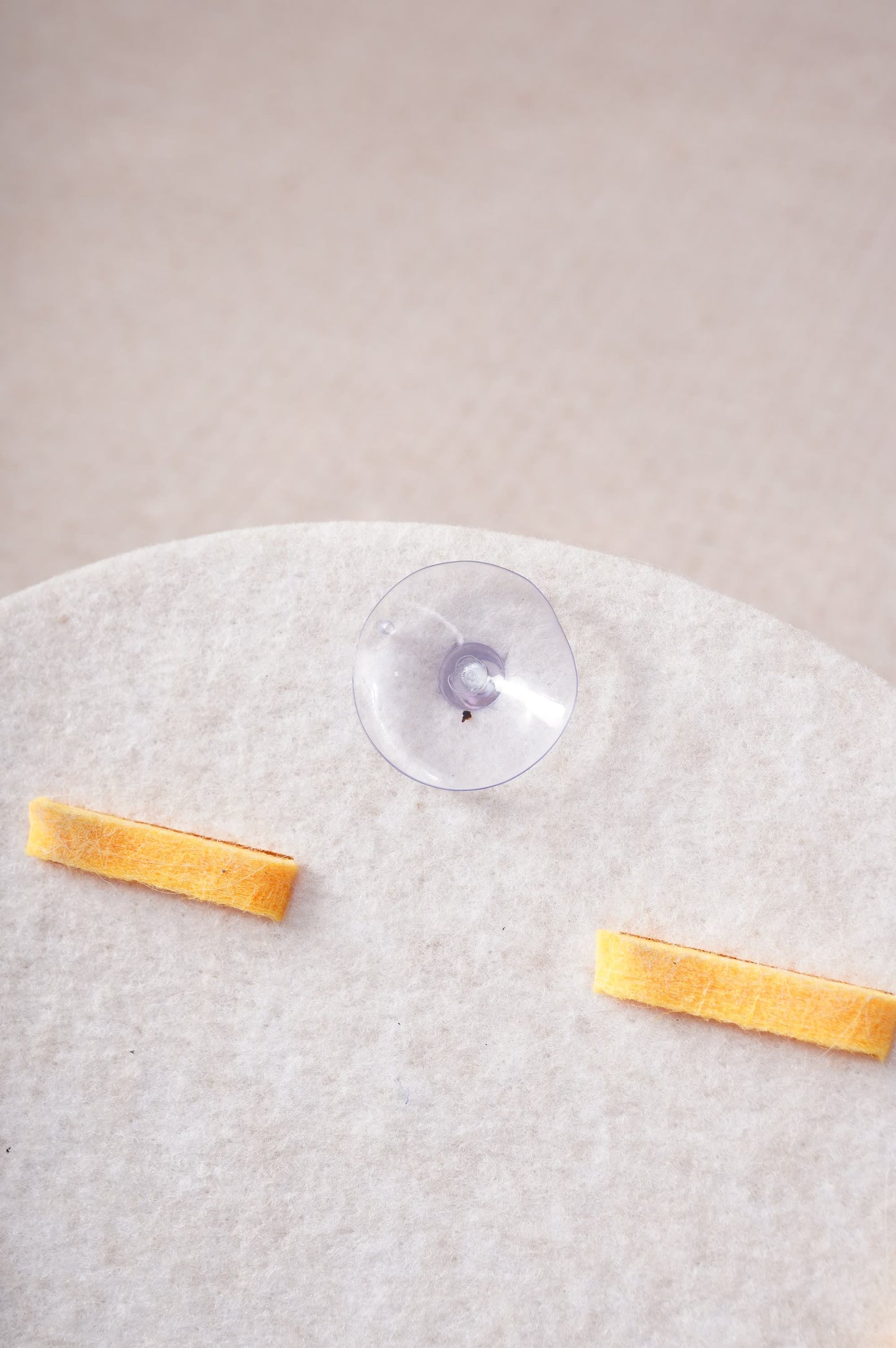 Cat Puzzle Toy with Balls & Spring Teaser – Felt Cat Toy Box for Indoor Cats, Suction Cup Base, Treat Puzzle for Solo Play, Mental Stimulation, Self Play, Hunting & Enrichment