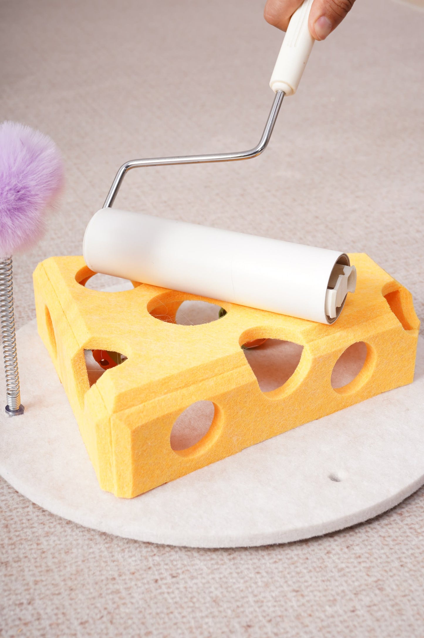 Cat Puzzle Toy with Balls & Spring Teaser – Felt Cat Toy Box for Indoor Cats, Suction Cup Base, Treat Puzzle for Solo Play, Mental Stimulation, Self Play, Hunting & Enrichment