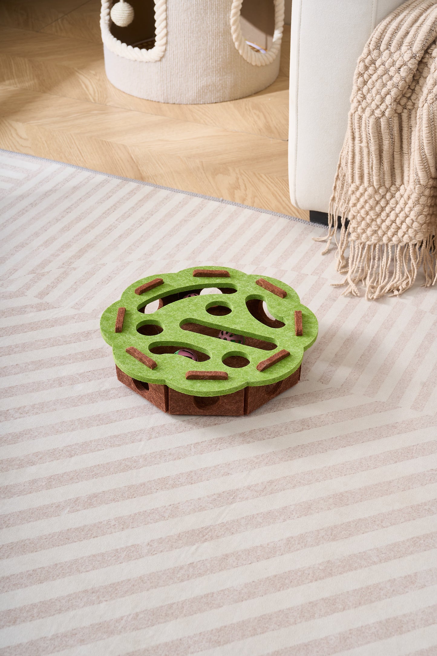 Cat Puzzle Toys Interactive Dancer Teasing Box with Squeaky Toys and Scratching Felt,Kitten Track Ball Toy for Indoor Cats Physical Exercise (Square,Puzzle Box with Cat Post)